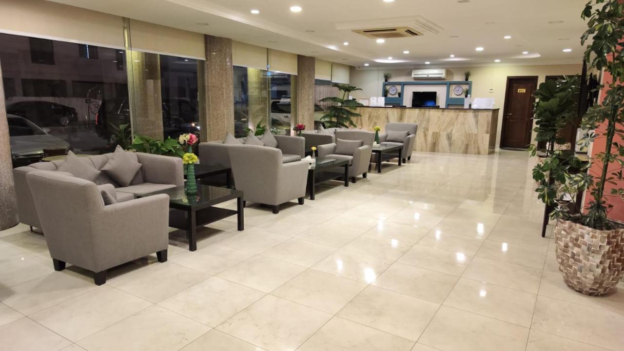 Plaza Home Khobar Buitenkant foto